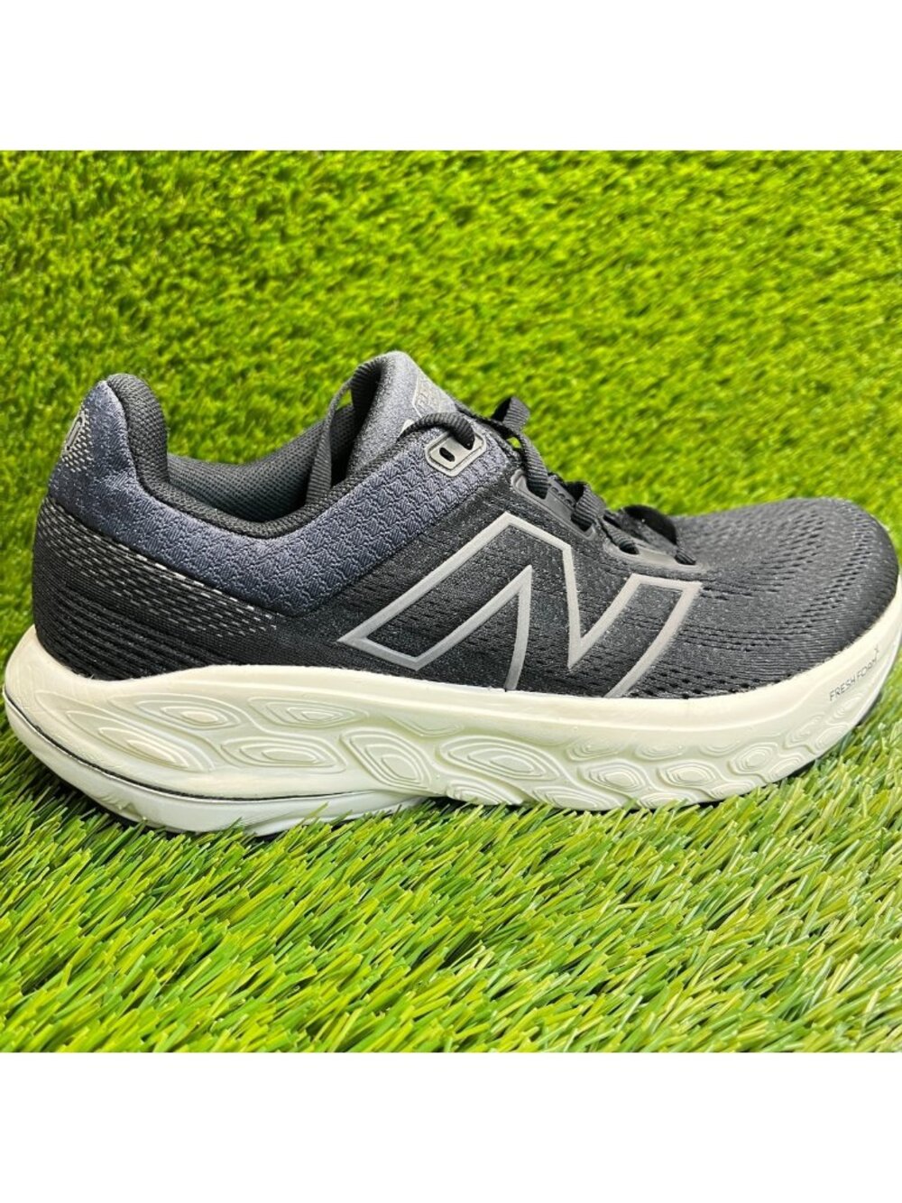 New Balance Fresh Foam X 860v14 Womens Size 8 Black White Running Shoes Sneakers